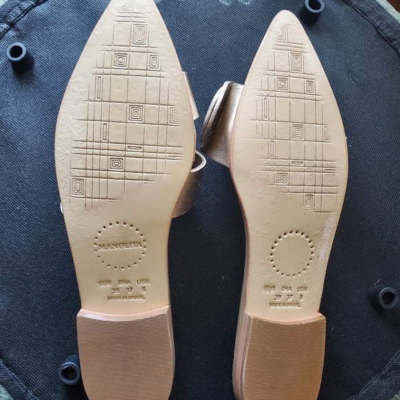Manolita sandals,the color is champagne size is 8m - Picture 4 of 9